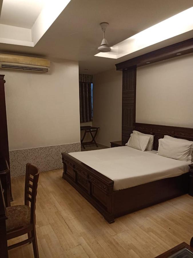 Hotel Clark Heights นิวเดลี ภายนอก รูปภาพ