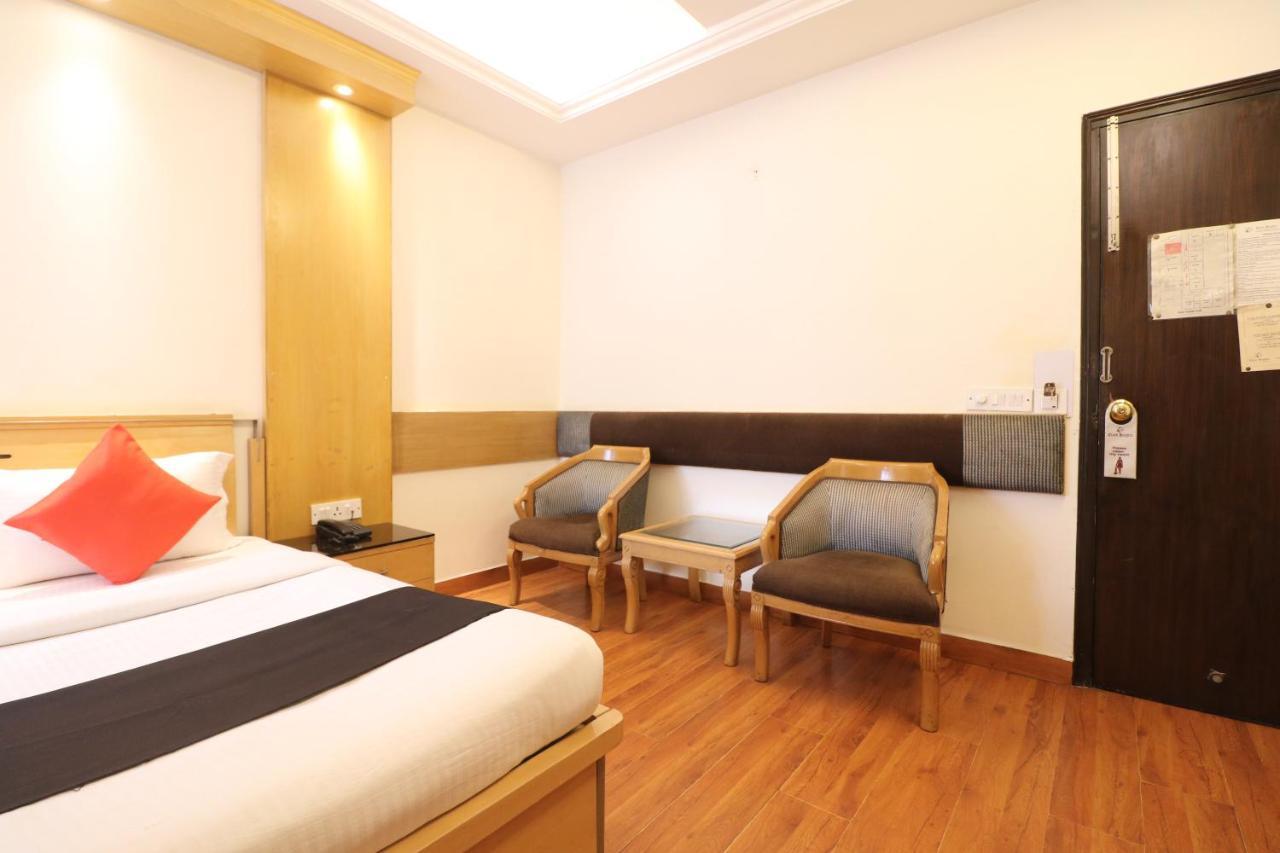 Hotel Clark Heights นิวเดลี ภายนอก รูปภาพ