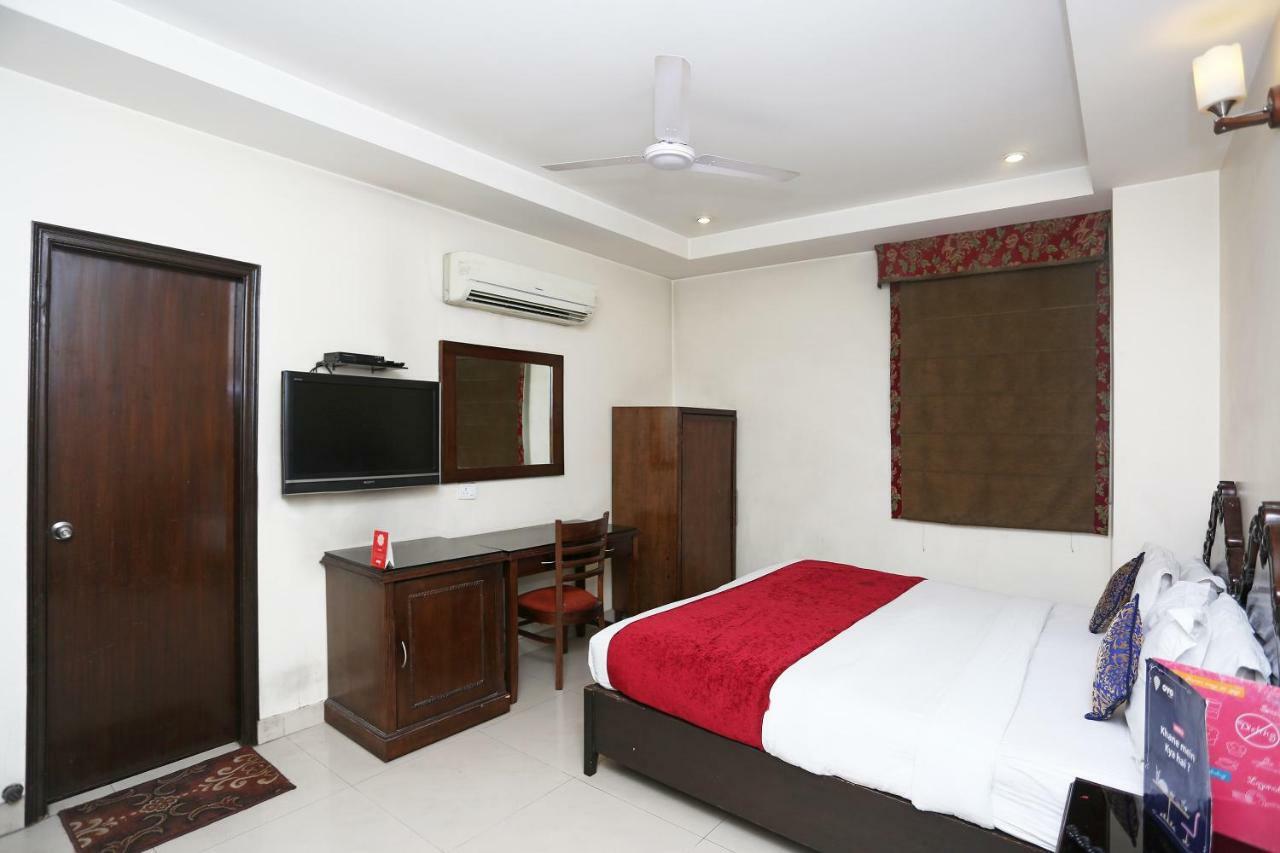 Hotel Clark Heights นิวเดลี ภายนอก รูปภาพ